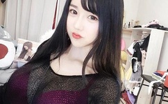 凯迪拉克14岁女孩视频